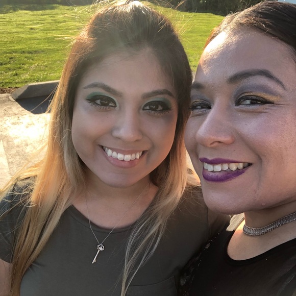 CindaBella’s Fashion Boutique - Picture 3 of 7